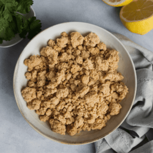 Delicioso picadillo vegano elaborado con proteína de guisante por Alimentos Sanygran: una opción saludable y sabrosa para tu alimentación